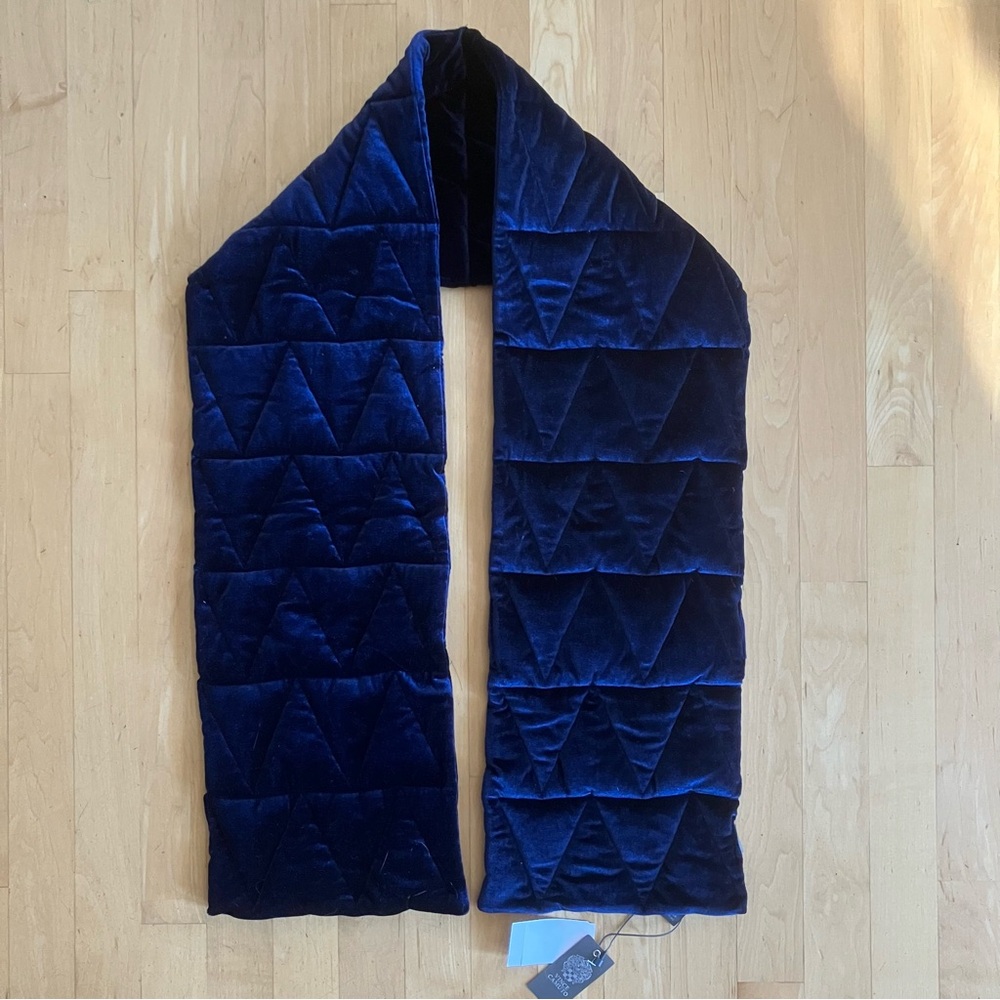 NEW Vince Camuto padded velvet scarf dark blue